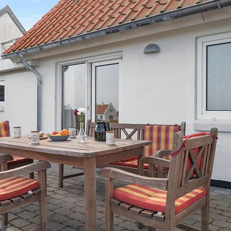 Yorrick - 50m To The Fjord By Interhome *